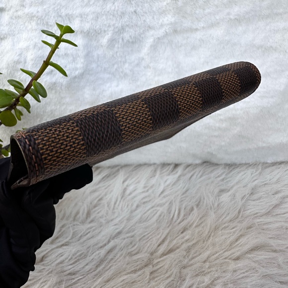 Louis Vuitton Damier Agenda - Picture 8 of 17